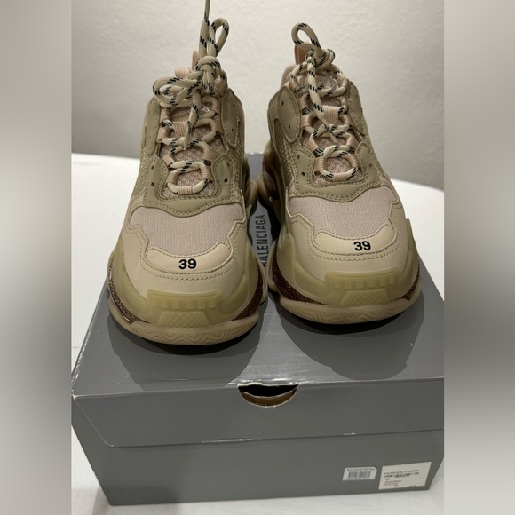 Balenciaga sneakers - Picture 1 of 5